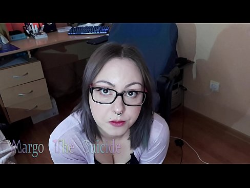 ❤️ Ragazza sexy con gli occhiali succhia il dildo profondamente sulla macchina fotografica ❤️❌ Sessoal it.myteporn.ru ❤️